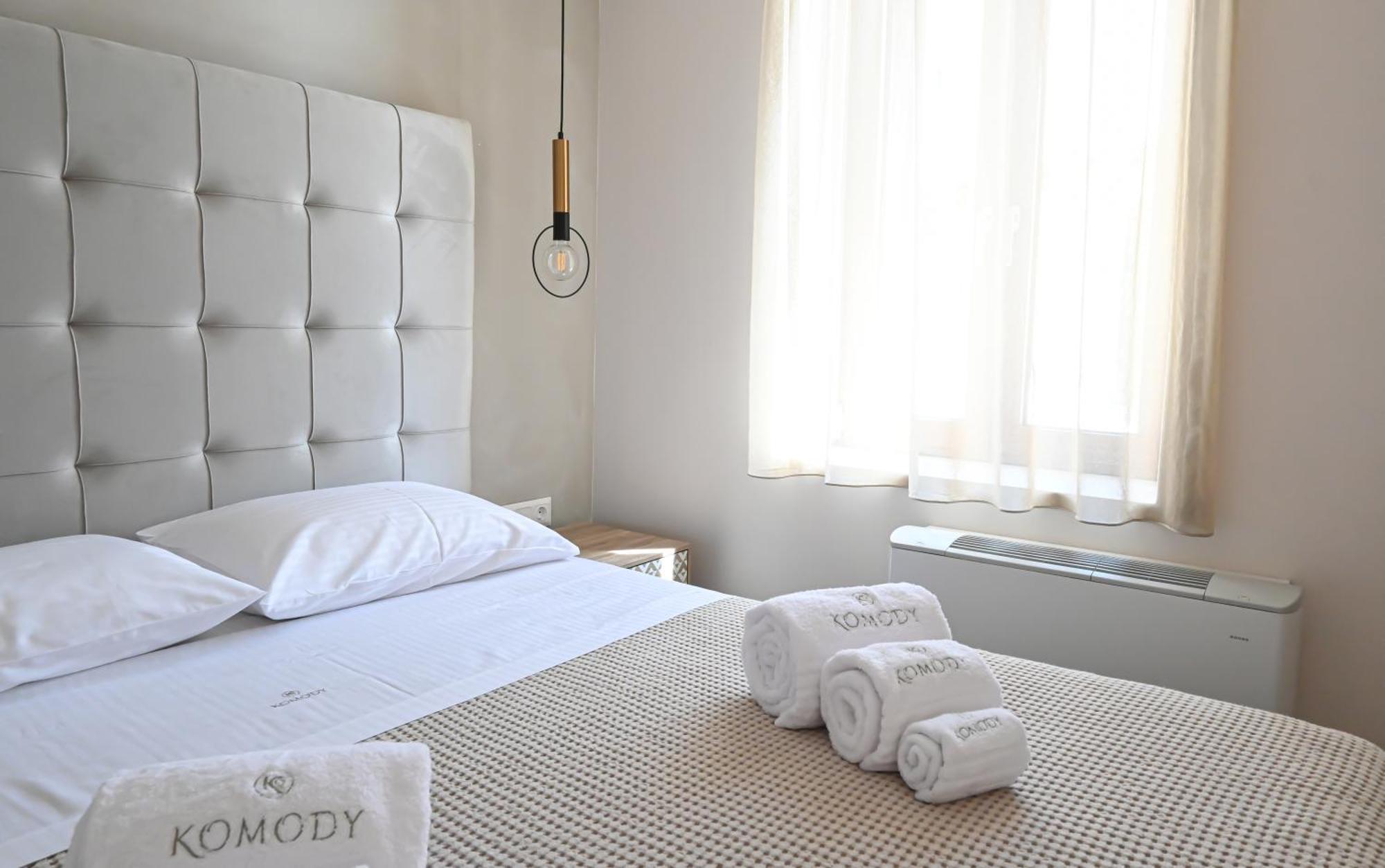 Komody Delphes Extérieur photo